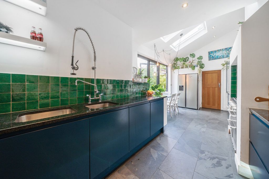 Property photo 3 of 21 Picture No. 06