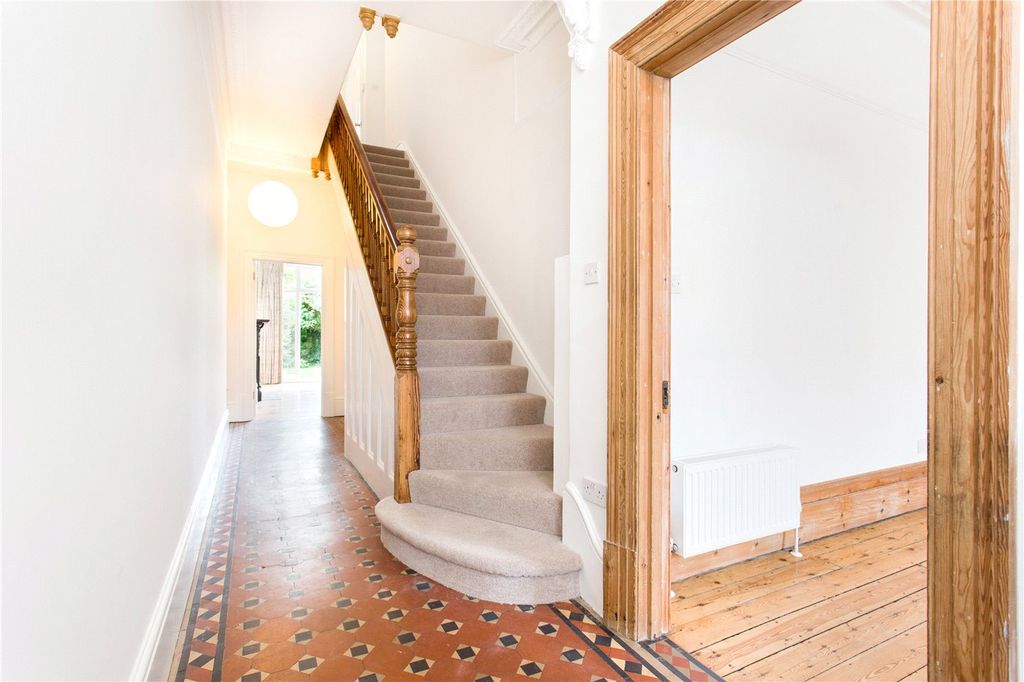 Property photo 2 of 12 Picture No. 16