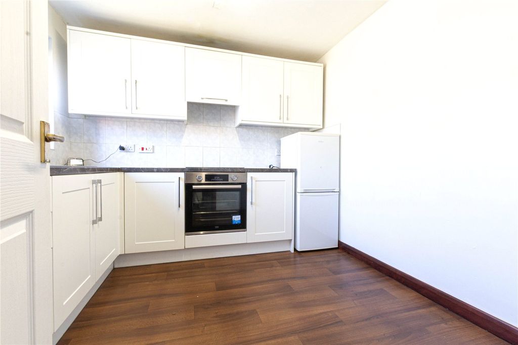 Property photo 3 of 26 Kitchen
