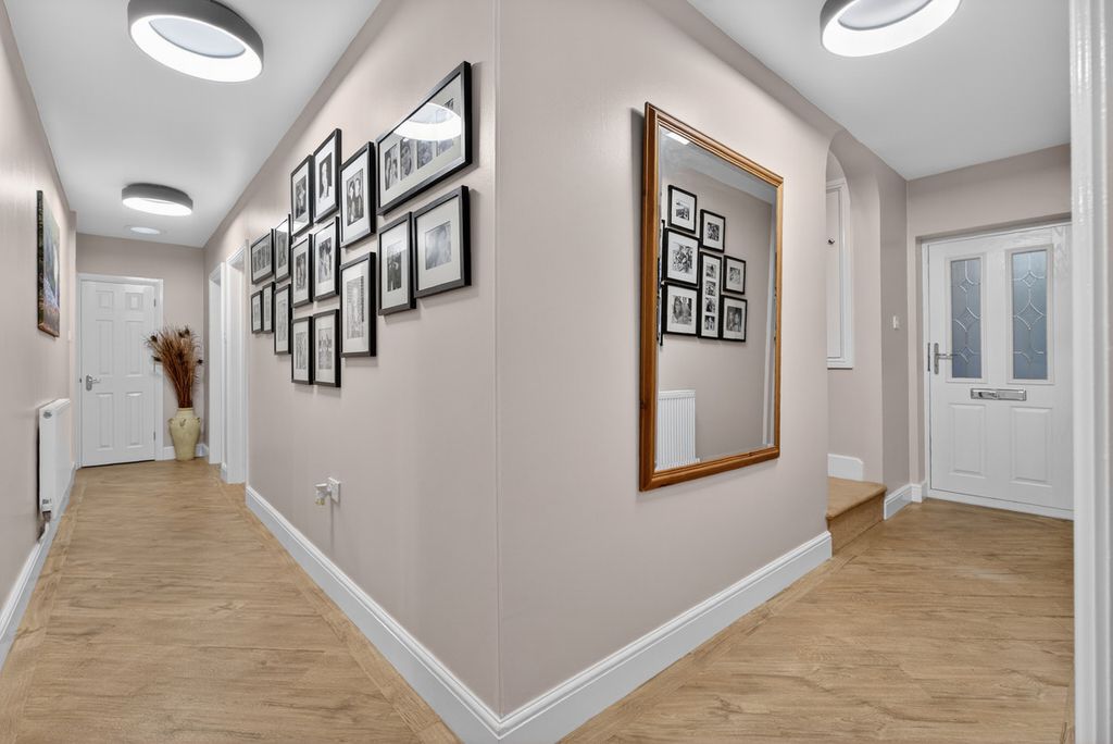 Property photo 3 of 35