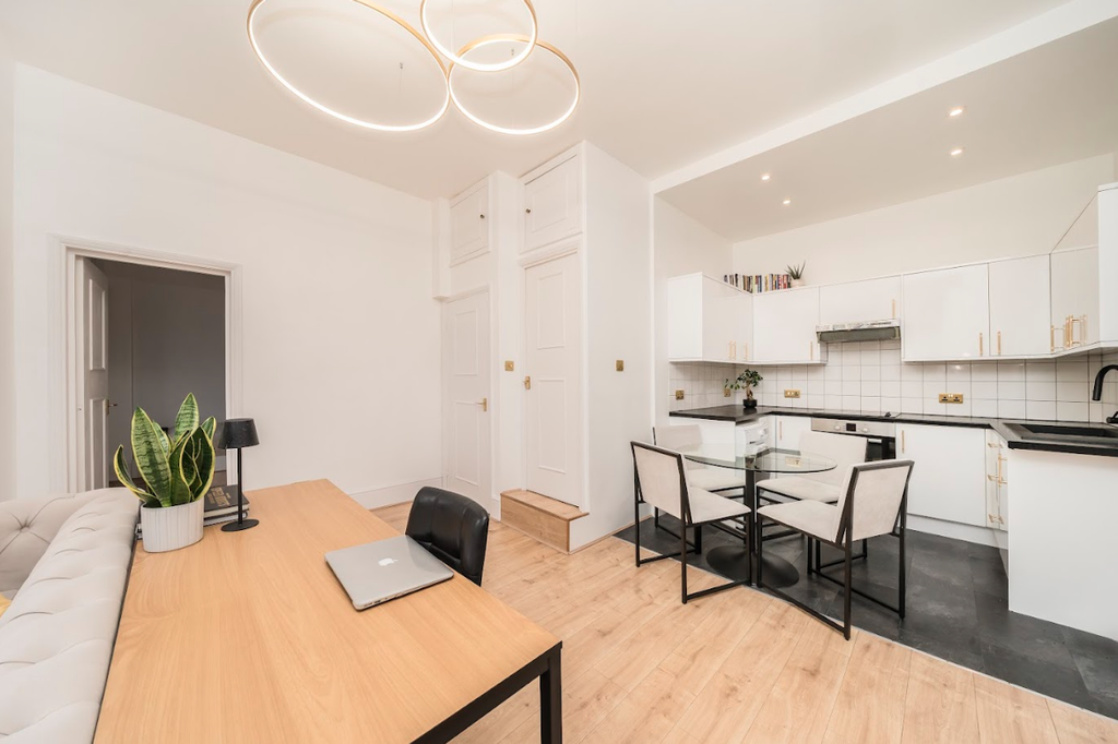 Property photo 3 of 8 Photo 2