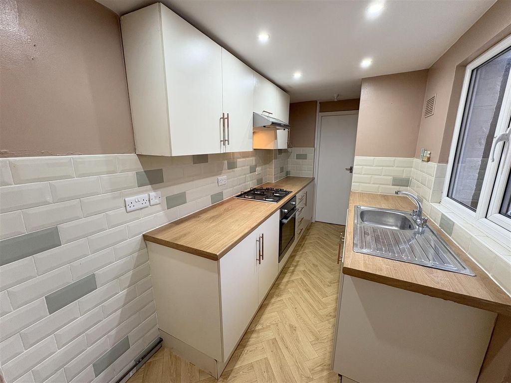 Property photo 2 of 16 Kitchen