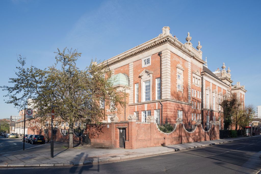 Property photo 2 of 23 322387 - Bramshaw Road, London E9 - High Res-08066.Jpg