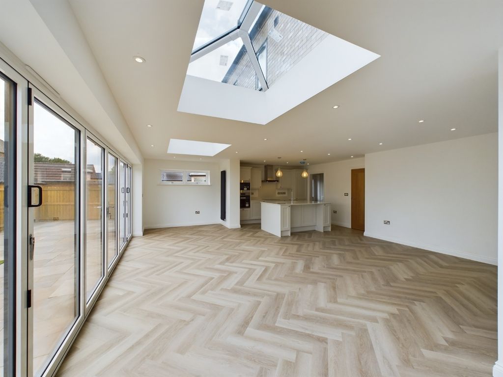 Property photo 3 of 16 3885476