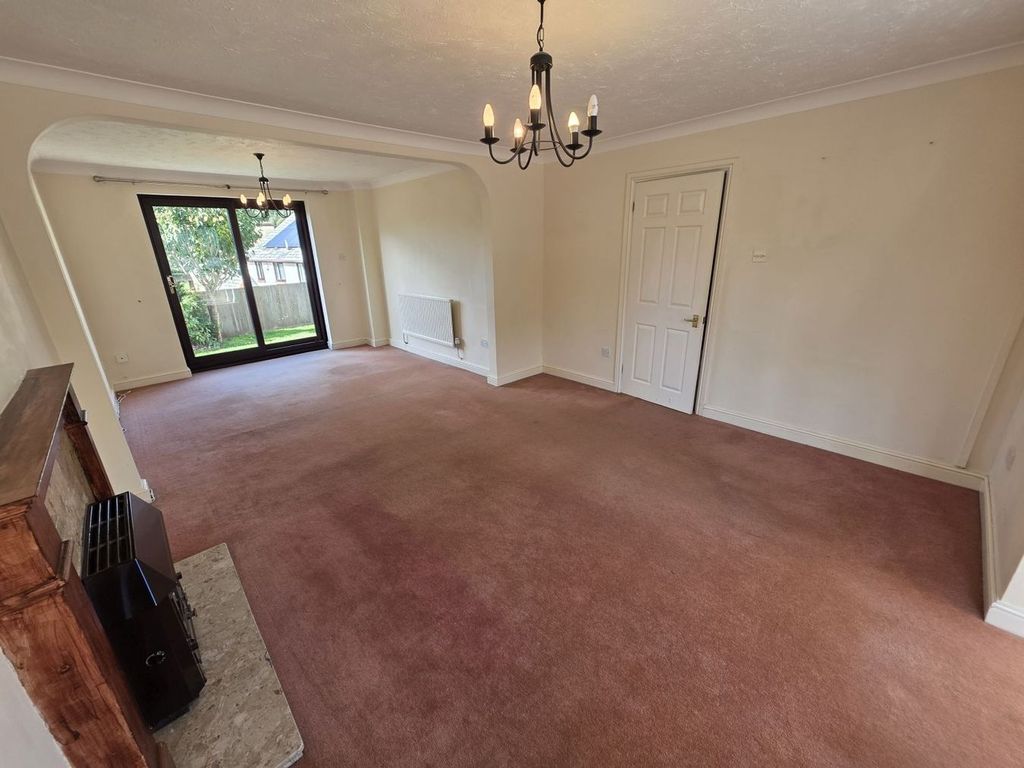 Property photo 2 of 26