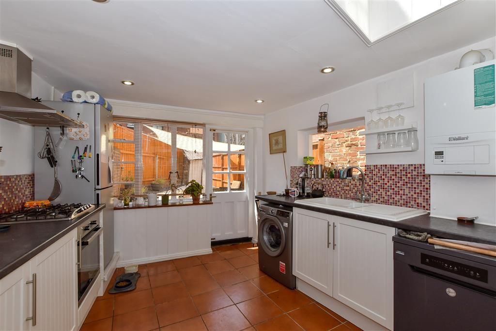 Property photo 3 of 9 Kitchen