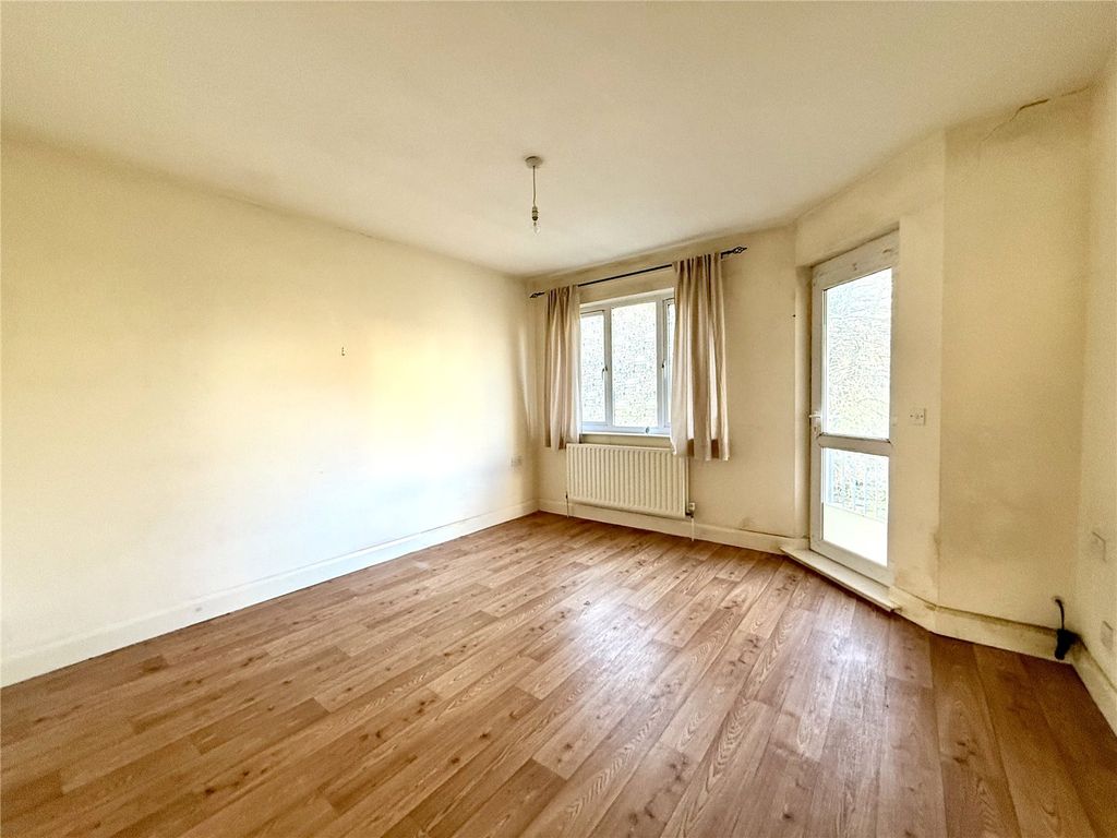 Property photo 2 of 7 Reception