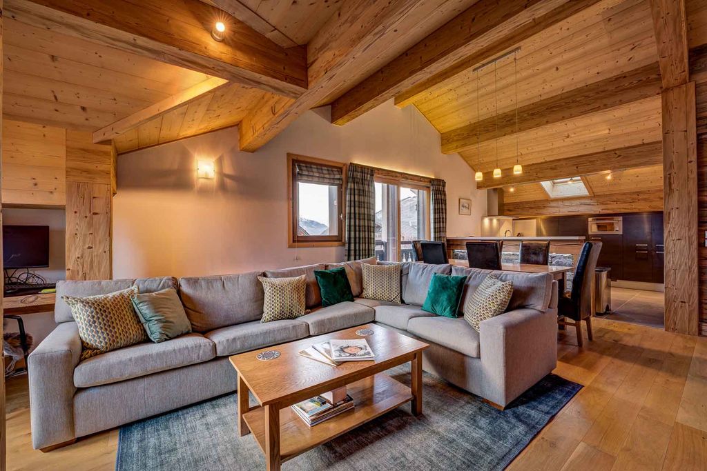 Property photo 2 of 22