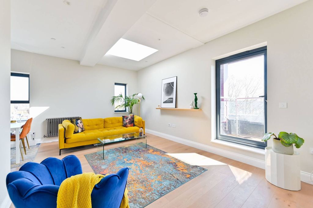 Property photo 3 of 22