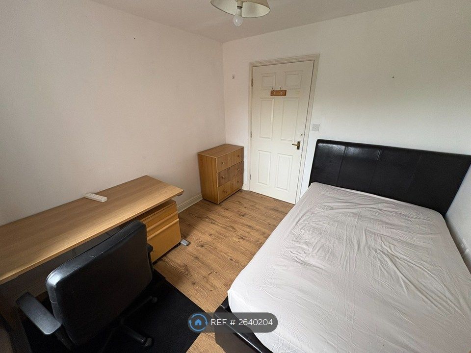 Property photo 1 of 7 Bedroom