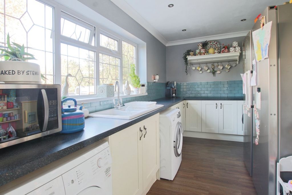 Property photo 2 of 29 4571584