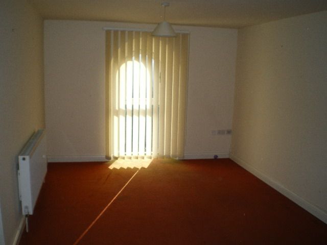 Property photo 3 of 6 Entrance Porch