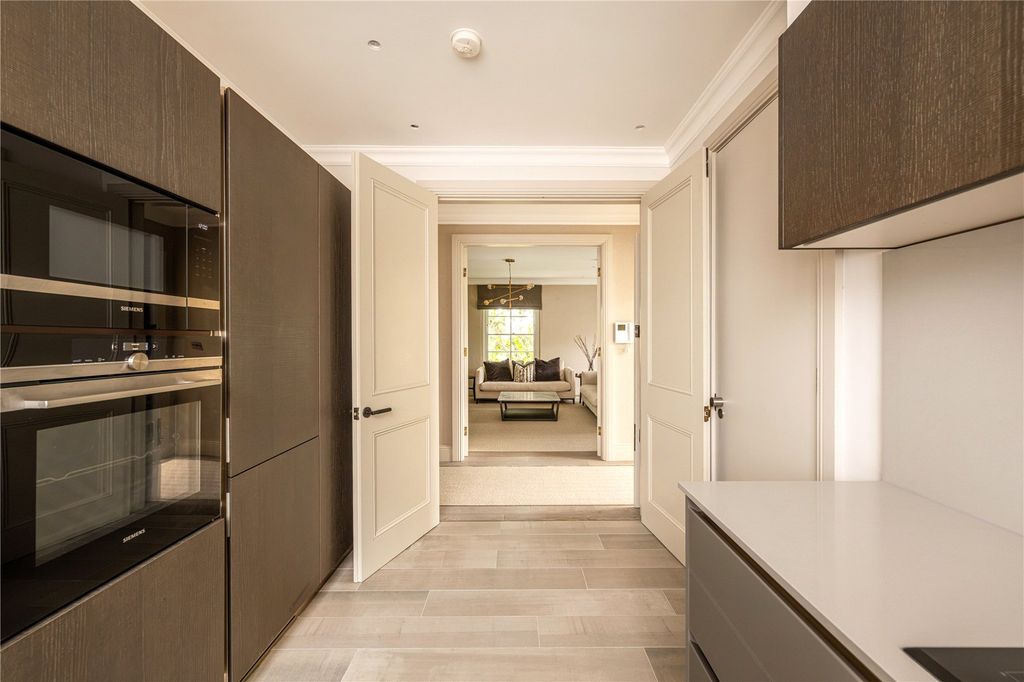 Property photo 2 of 12 Kitchen