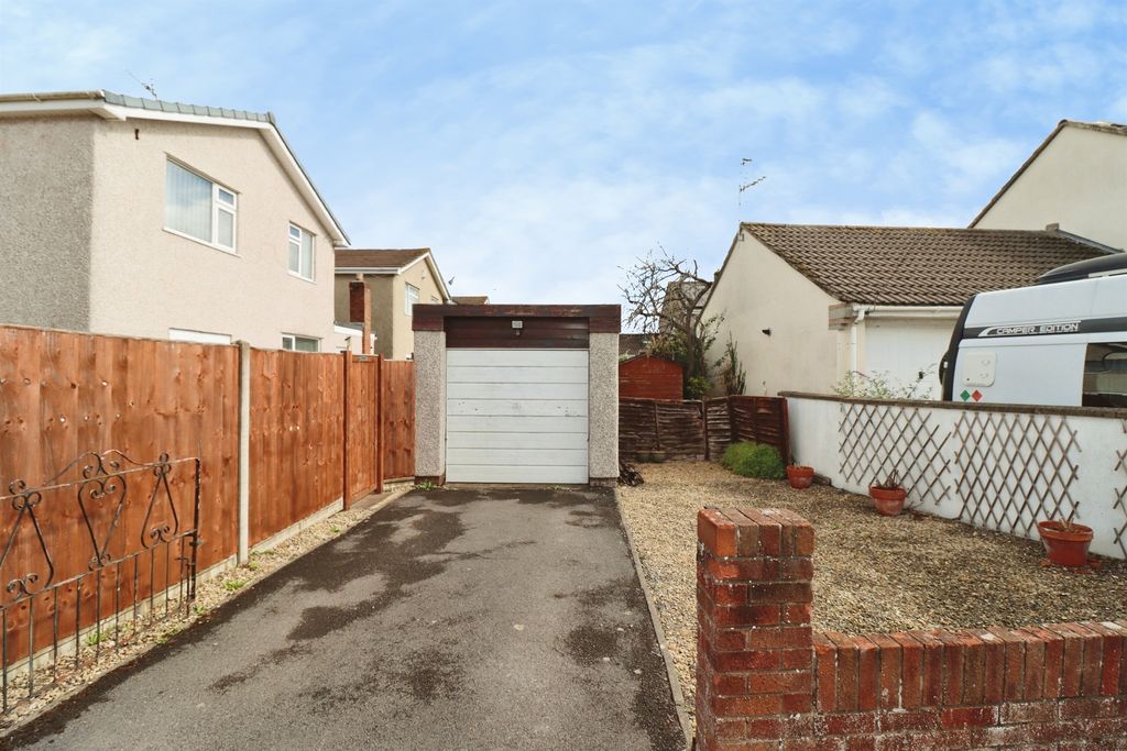 Property photo 2 of 22