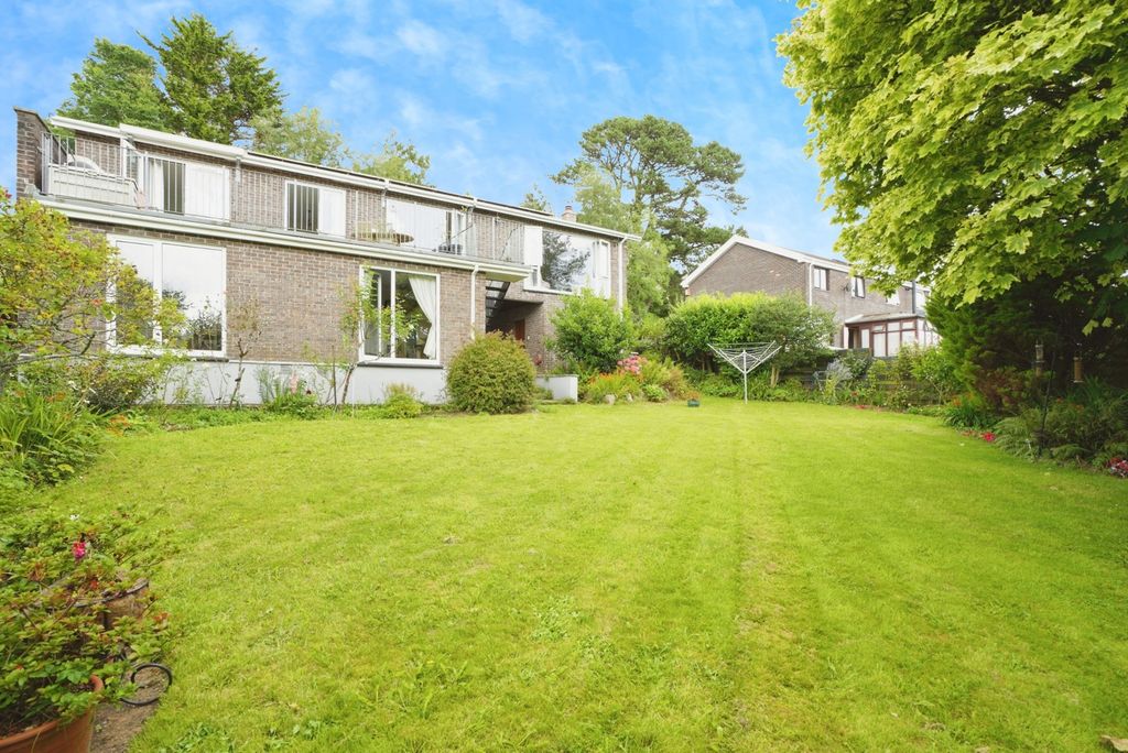 Property photo 1 of 17 Photo