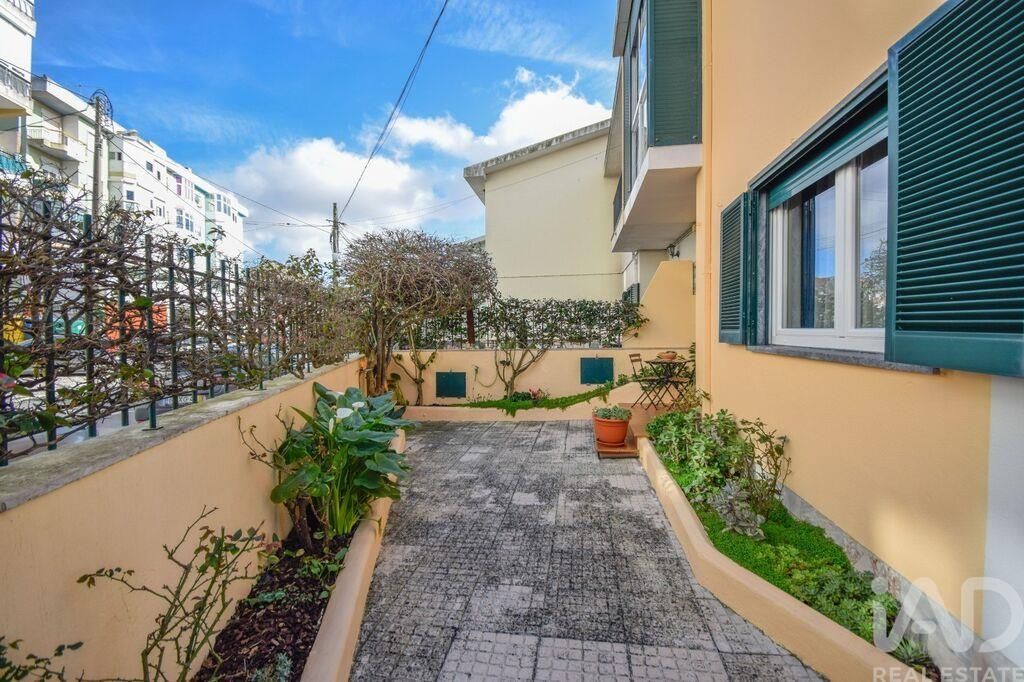 Property photo 2 of 30