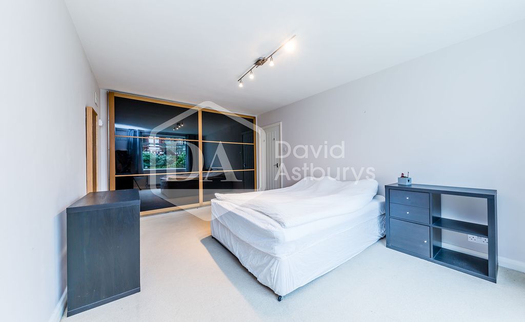 Property photo 3 of 6 356A4694