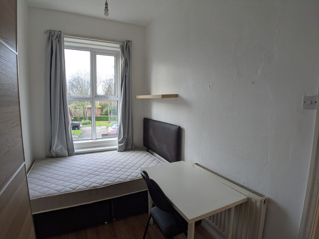 Property photo 3 of 12