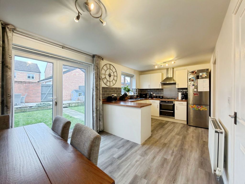 Property photo 2 of 26