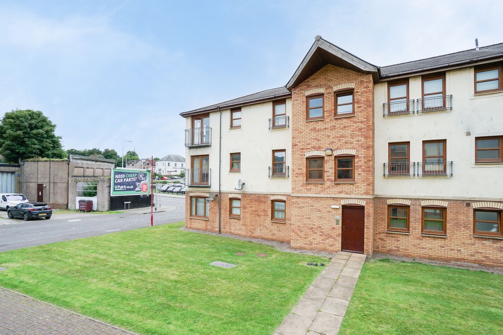 Property photo 1 of 30