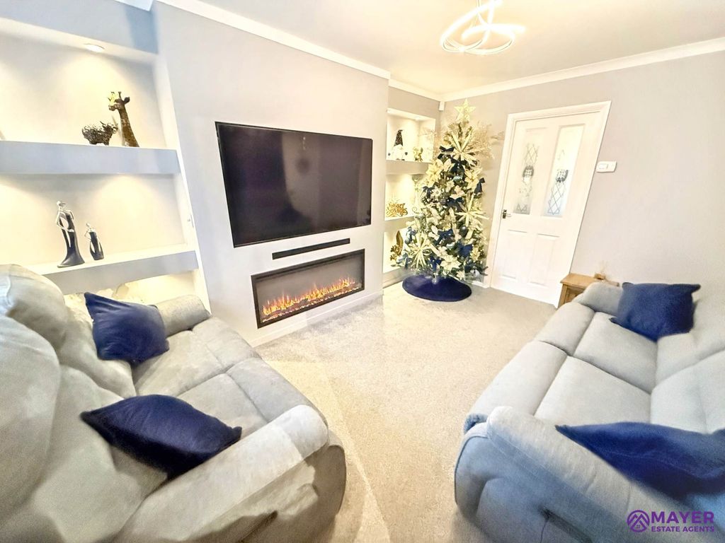 Property photo 2 of 17