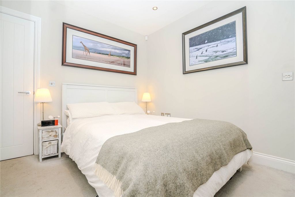 Property photo 3 of 14 Picture No. 26