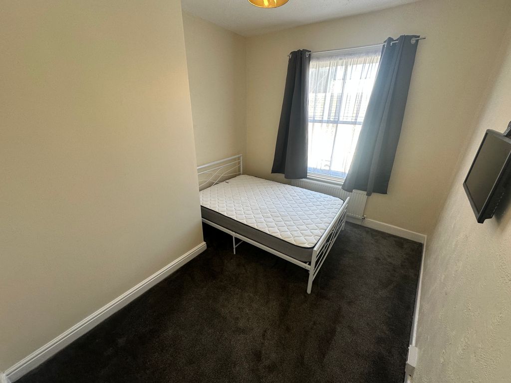 Property photo 3 of 5 Bedroom