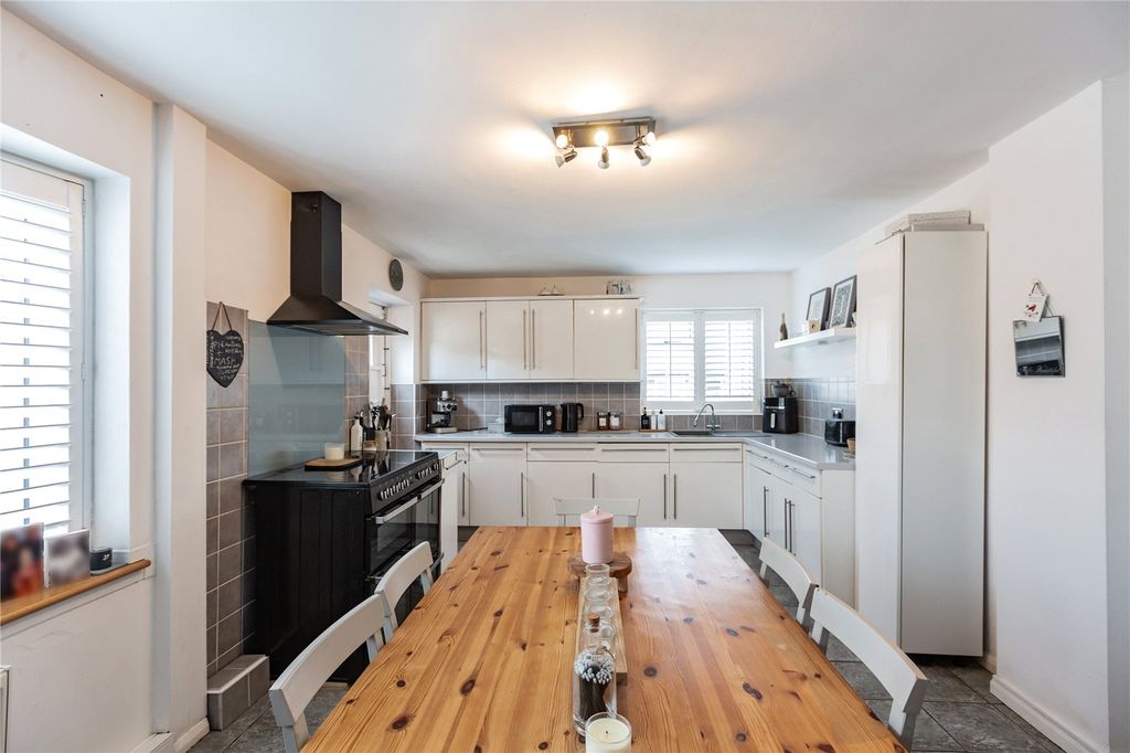 Property photo 2 of 13 Kitchen/Dining Room