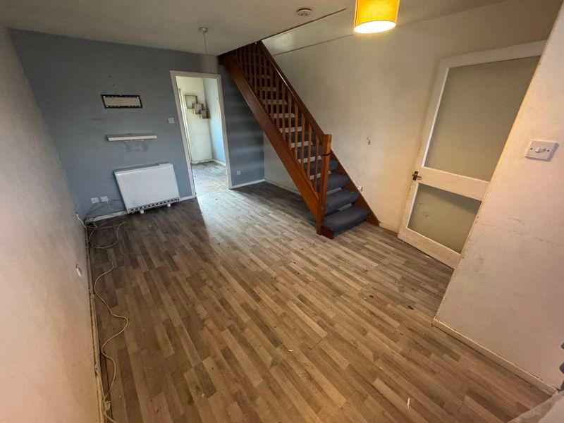 Property photo 3 of 9 Photo 4