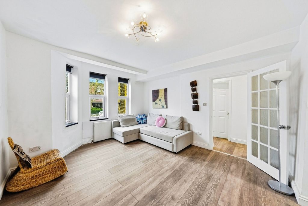 Property photo 2 of 19 Pbox-Img.Jpg