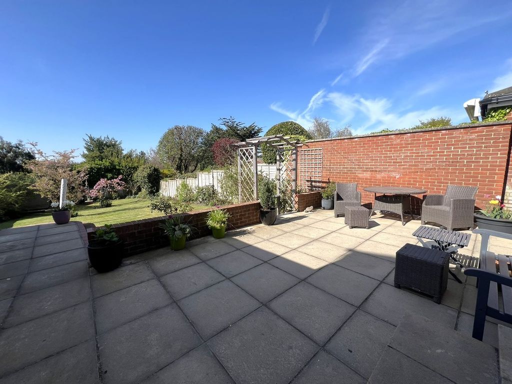 Property photo 2 of 29