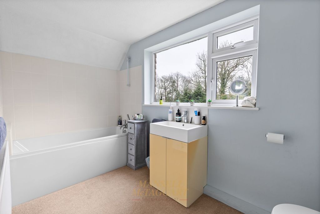 Additional image 18 of 6 bed detached house for saleImberhorne Lane, East Grinstead RH19