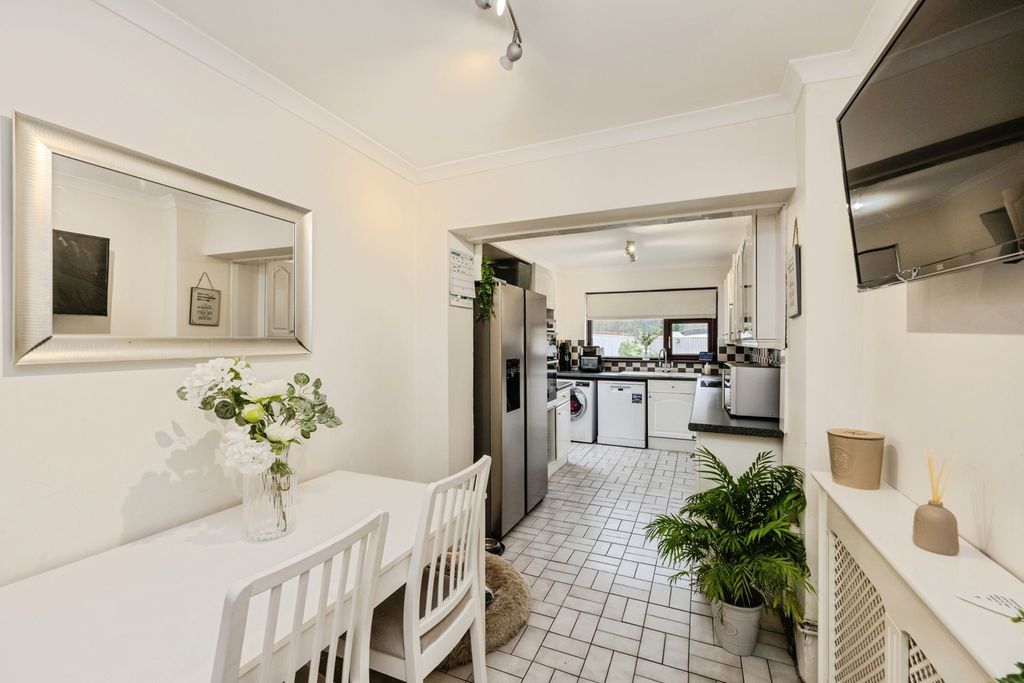 Property photo 3 of 20 Pbox-Img.Jpg