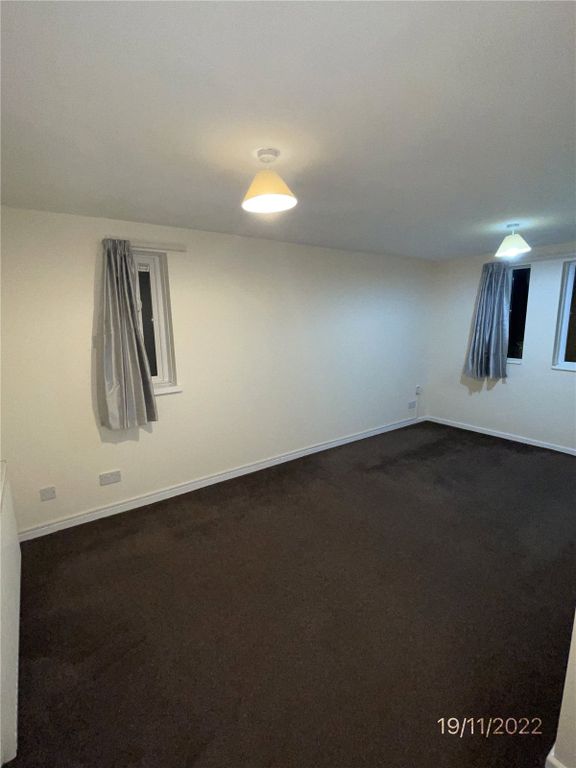 Property photo 3 of 5 Picture No. 02