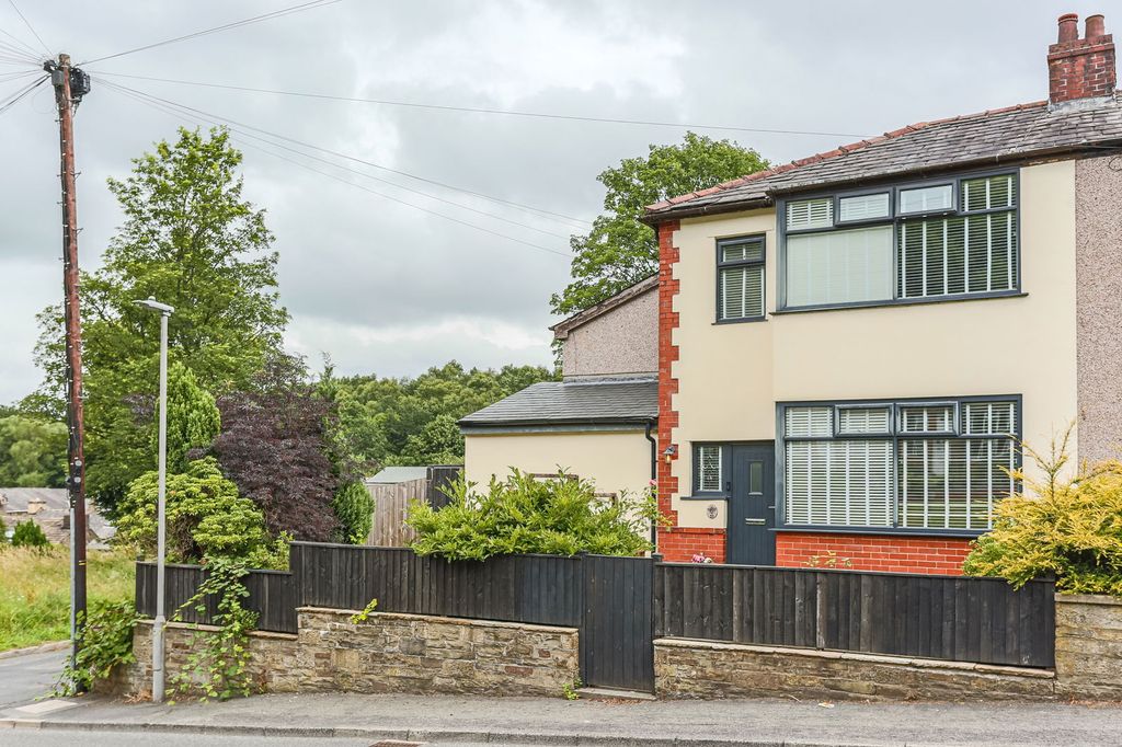 Property photo 1 of 27