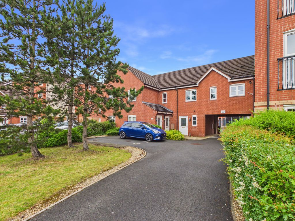 Property photo 1 of 10 Modern Duplex Apartment Near Kidderminster Railway Station | No Upward Chain