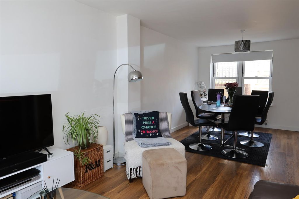 Property photo 2 of 12 Living Room