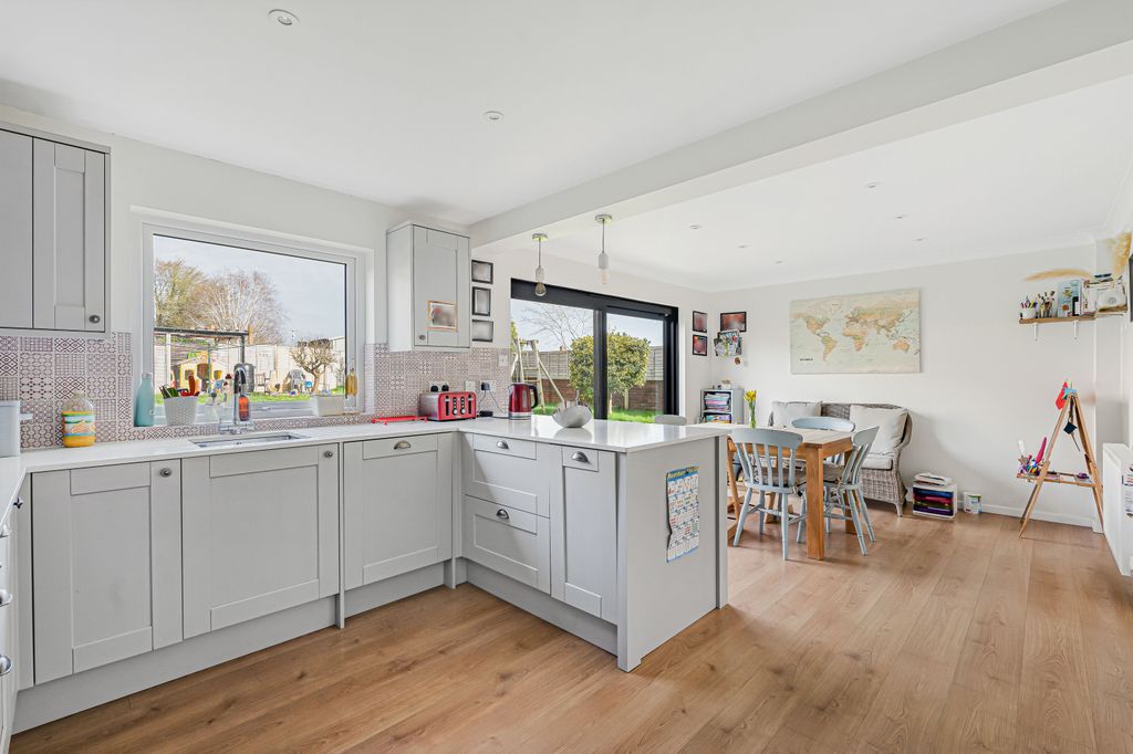 Additional image 4 of 4 bed link detached house for saleMoggs Mead, Petersfield, Hampshire GU31