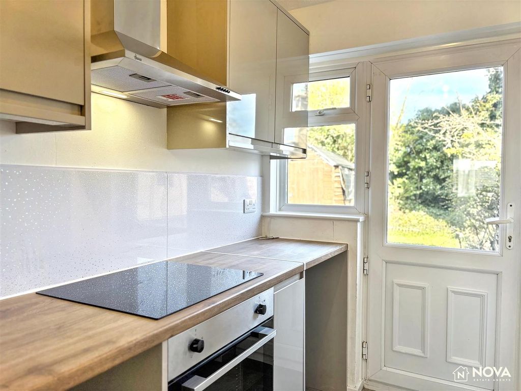 Property photo 3 of 14 Img_8949.Jpg