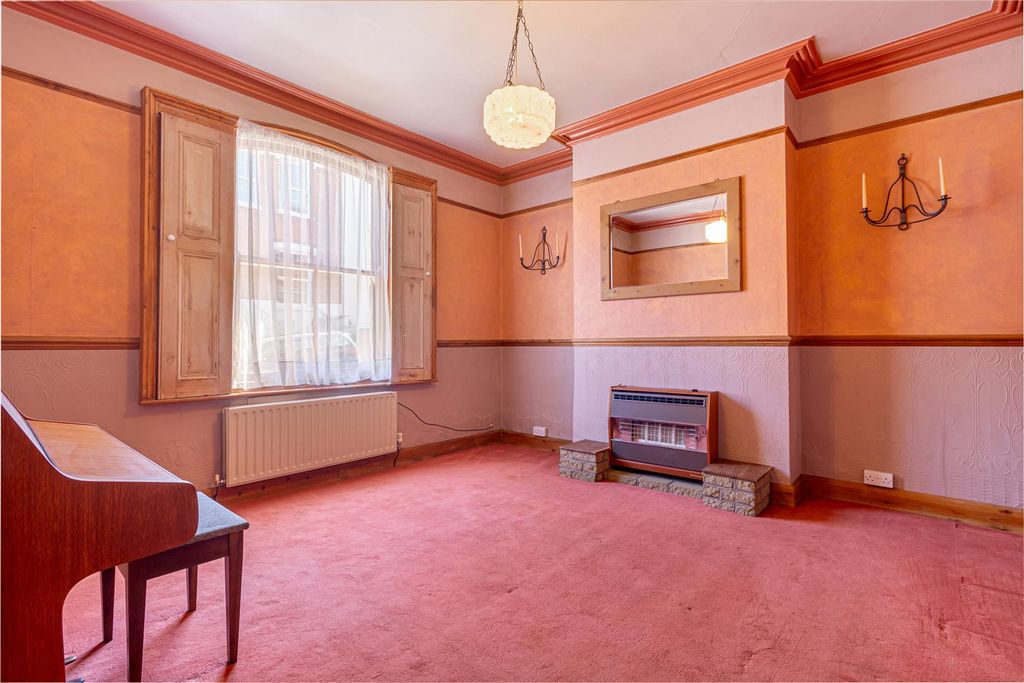 Property photo 3 of 21 Living-Room-1.Jpg