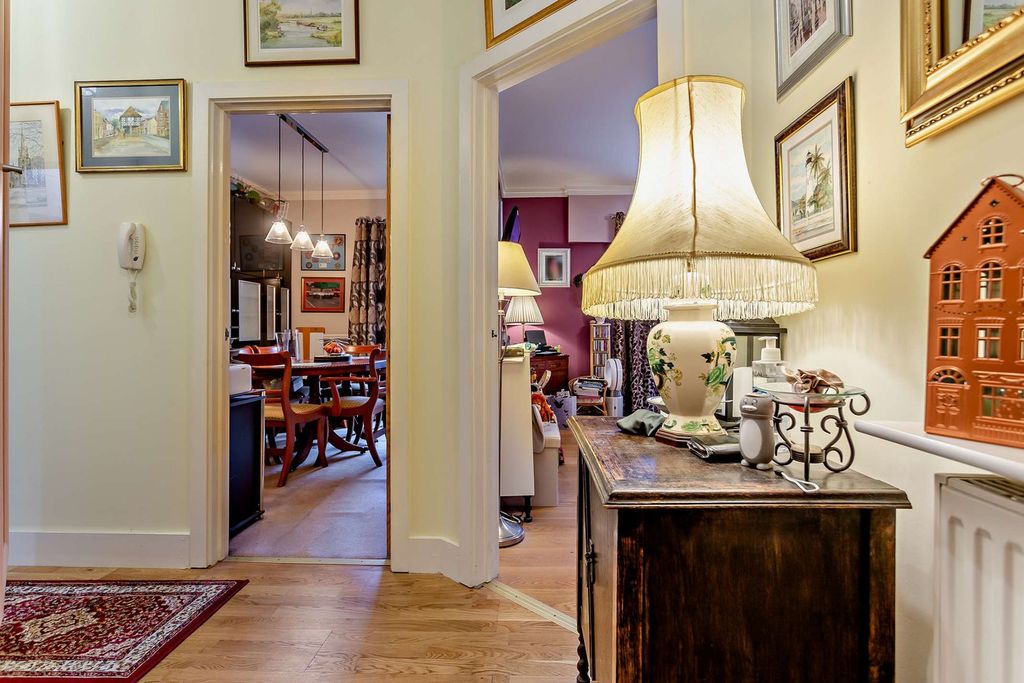 Property photo 3 of 25