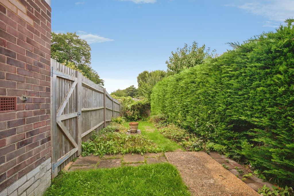 Property photo 2 of 22