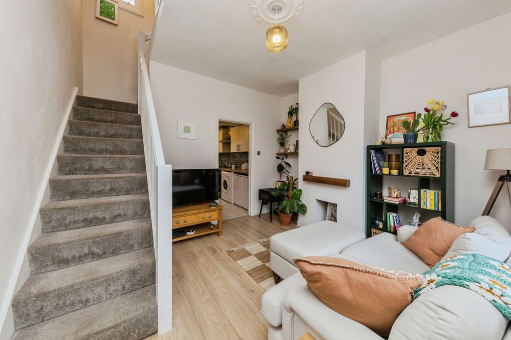 Property photo 2 of 18 Pbox-Img.Jpg