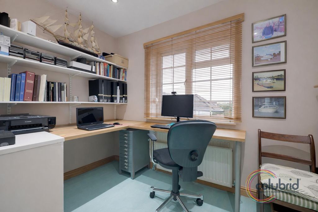 Additional image 14 of 4 bed detached house for saleWoodward Close, Grays RM17