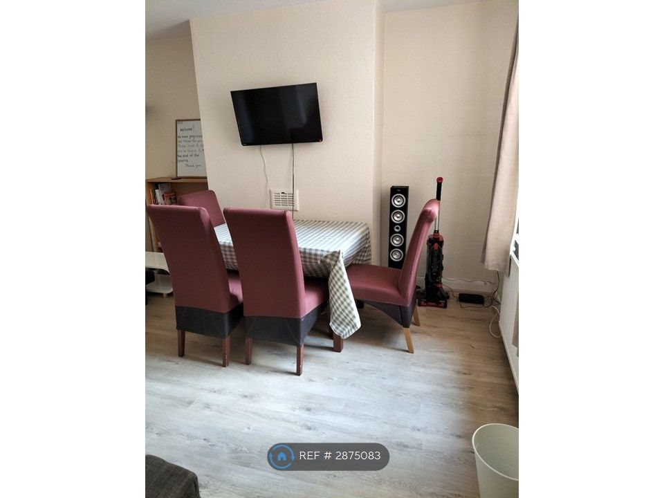 Property photo 2 of 12 Lounge