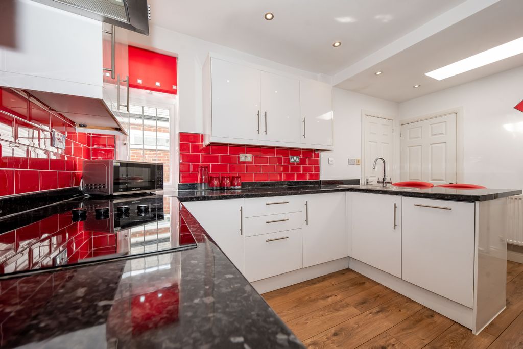 Property photo 2 of 16 Kitchen