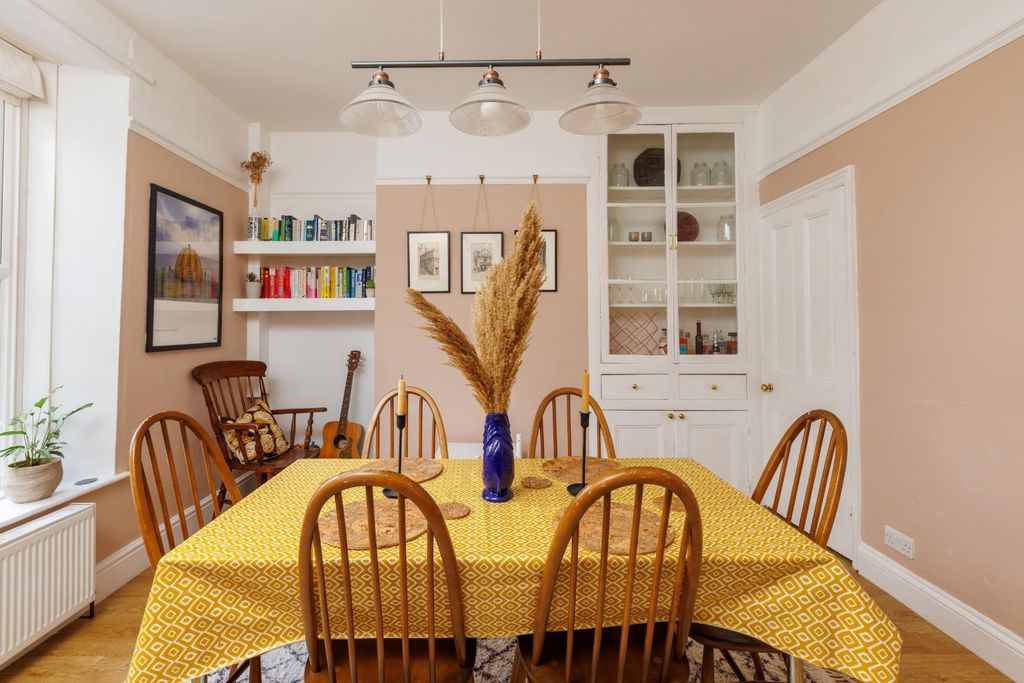Property photo 1 of 28 8 Clifford Road-32.Jpg