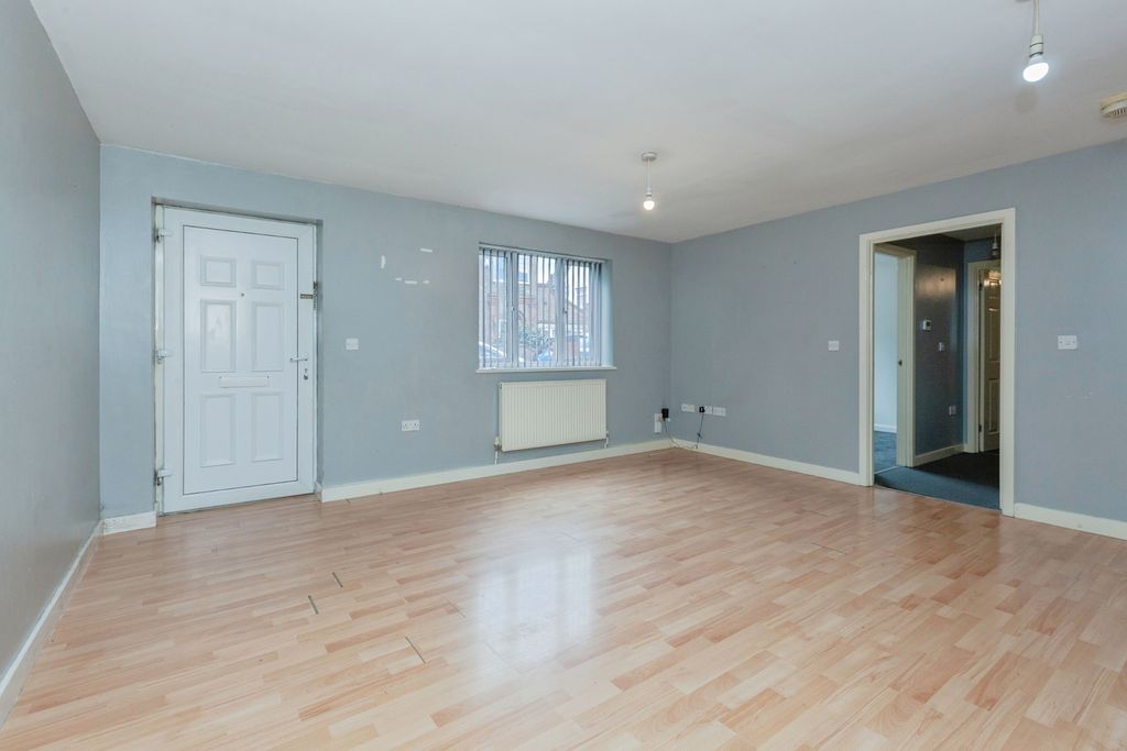 Property photo 2 of 10 Pbox-Img.Jpg