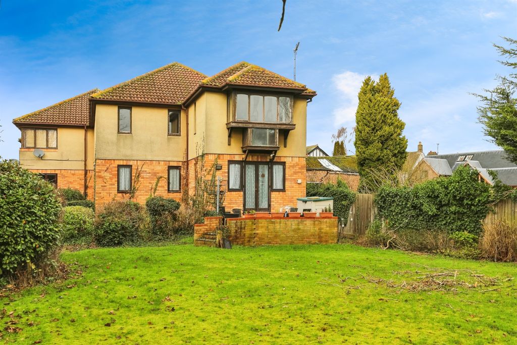 Property photo 1 of 8