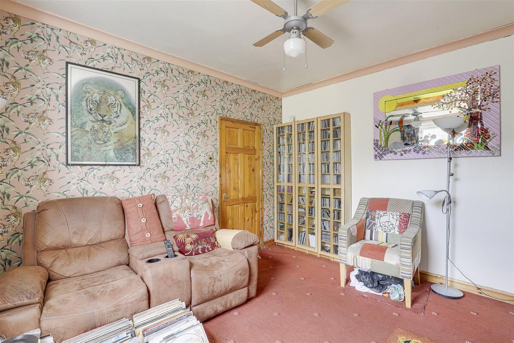 Property photo 3 of 19 4597.Jpg